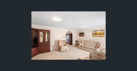 Classic Family Home In A Great Location - Photo 5