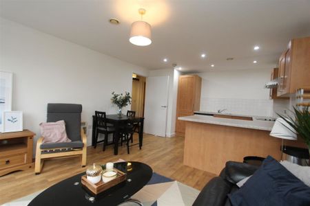 The Loom House, Leeds City Centre, LS9 8EU - Photo 2