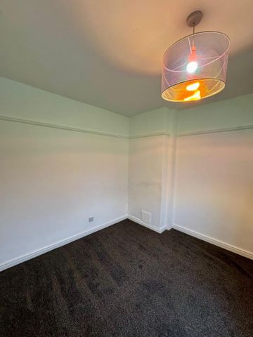 4 bedroom terraced house to rent - Photo 5