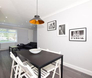 2 bedroom end of terrace house to rent - Photo 2