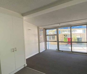 NEWLY RENOVATED IN MOERA - Photo 2