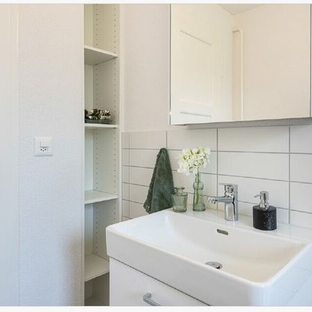 Generous apartment with impressive far-reaching views - Foto 4