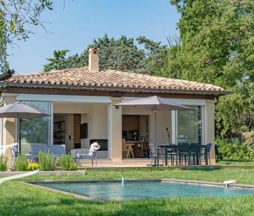 Maison à louer Valbonne - Village, Cote d'Azur, France10 000 EUR / ... - Photo 2
