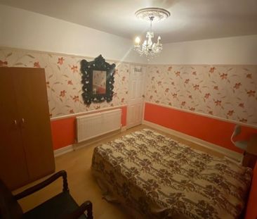 Room in a Shared House, Eton Road, IG1 - Photo 2
