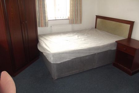1 bedroom in a house share to rent - Photo 5