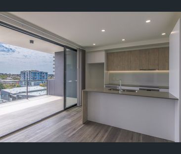 Top Floor - Spacious - East views with nature breezes - Photo 6