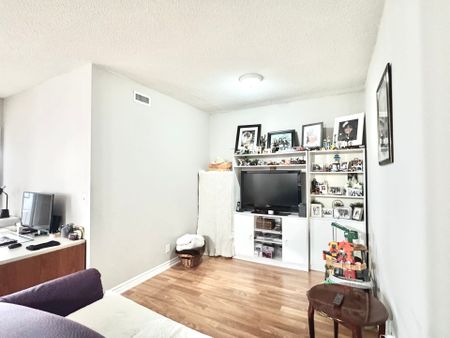 For Lease - 9225 Jane Street Unit# 1008, Vaughan, Ontario - Photo 2