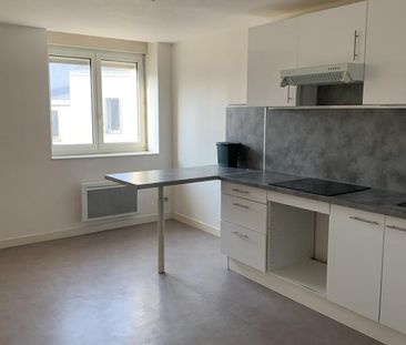 Location Appartement 3 pièces 65m² ANGERS 49100 - Photo 2