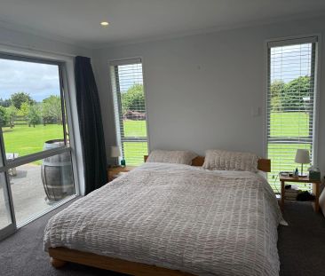 Modern and spacious - Photo 5