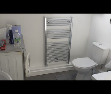 2 Bed Flat, Harehills Avenue, LS7 - Photo 6