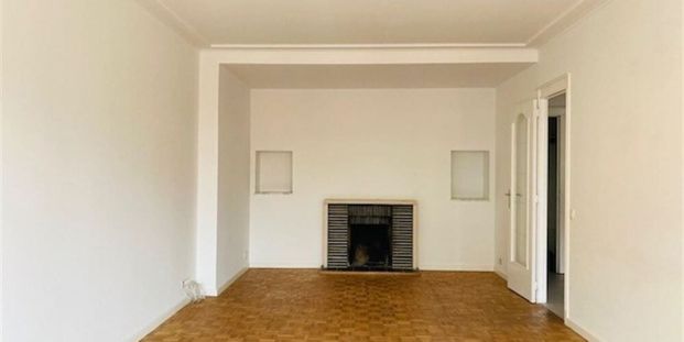 Appartement te huur in Brussel voor € 1.100 met 1 slaapkamer - Photo 1