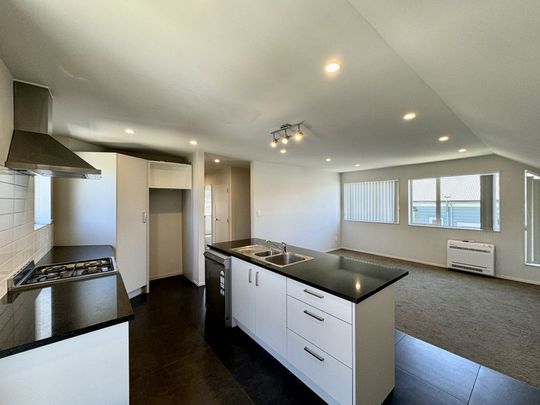 4-BEDROOM IN ONEHUNGA - Photo 1