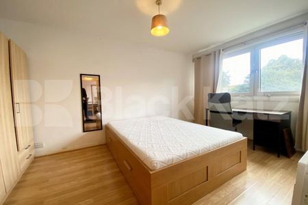 Duplex apartment in Mid-Century development - Photo 3