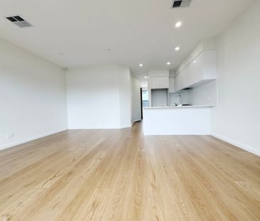 Nearly Brand New, Modern and Stylish 3 Bedroom Townhouse in Ridleyton - Photo 6