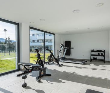 Middle Floor Apartment in Estepona - Photo 5