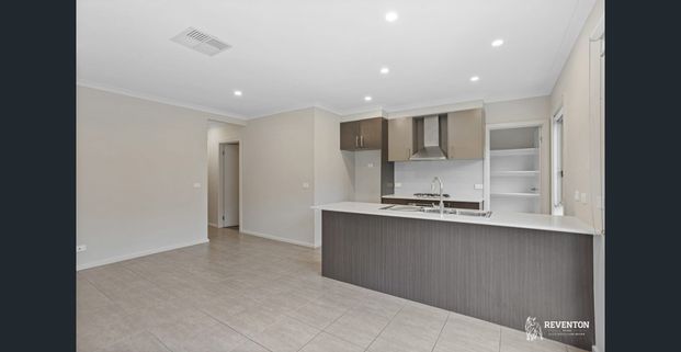 6 Peak Rd, Greenvale, Vic 3059 - Photo 1