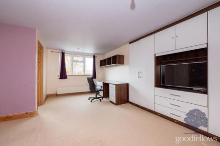 4 bedroom semi-detached house to rent - Photo 2