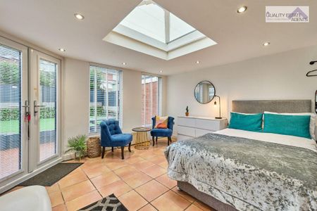 4 bedroom detached house to rent - Photo 5