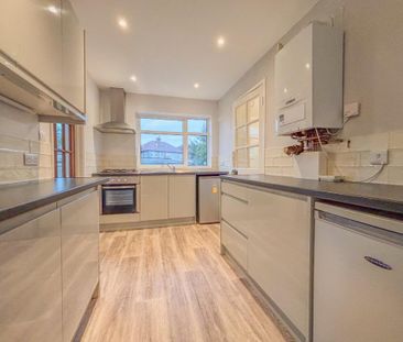 3 bedroom semi-detached house to rent - Photo 3