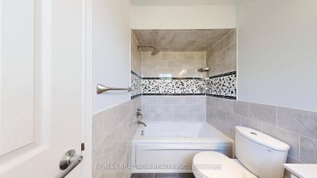 For Lease - 558 Willowick Drive, Newmarket, Ontario - Photo 3