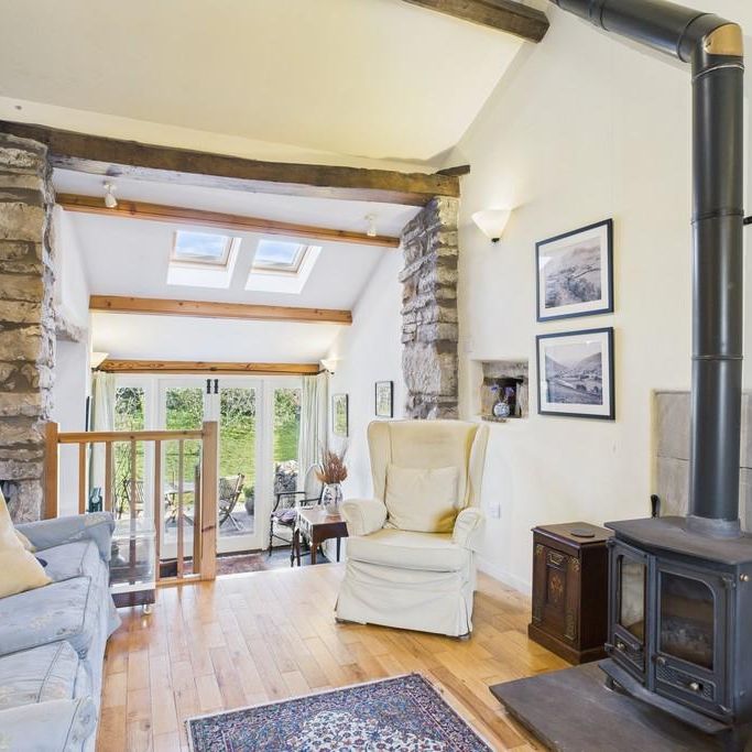 2 bedroom barn conversion to rent - Photo 1