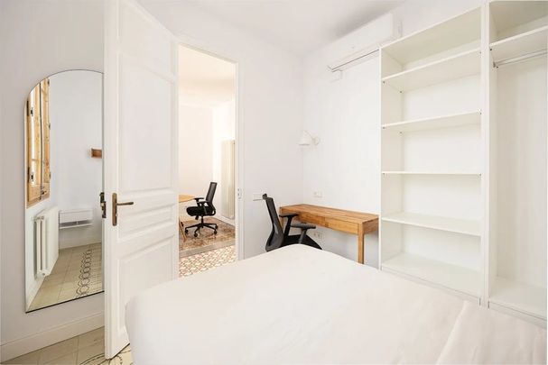 Carrer de Mallorca, Barcelona, Catalonia 08037 - Photo 1