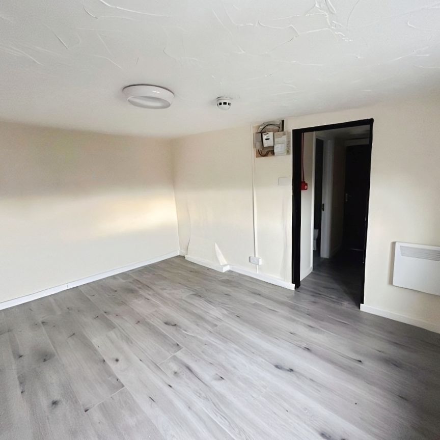 One-Bedroom House share - Photo 1