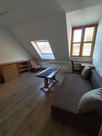 Podzamcze 2-pok. mieszkanie z niezależną kuchnią - Zdjęcie 2