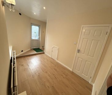 2 bedroom end of terrace house to rent - Photo 6