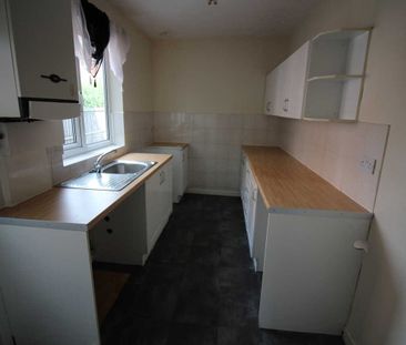 2 bed Terraced - Photo 5