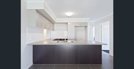 AVAILABLE: 21ST NOVEMBER - Photo 2