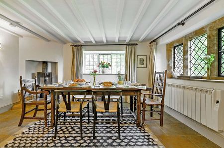 A charming thatched cottage - Photo 3