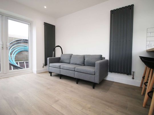 Room in a Shared House, Clarice Street Room 2 - Photo 1