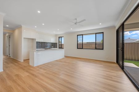 Luxury Living Awaits at 58 Daisy Street - Photo 3
