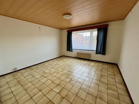 -1-slaapkamer appartement met groot terras nabij het centrum van Maaseik. - Foto 4