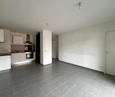Location Appartement 2 pièces 41m² ST PIERRE EN FAUCIGNY 74800 - Photo 4