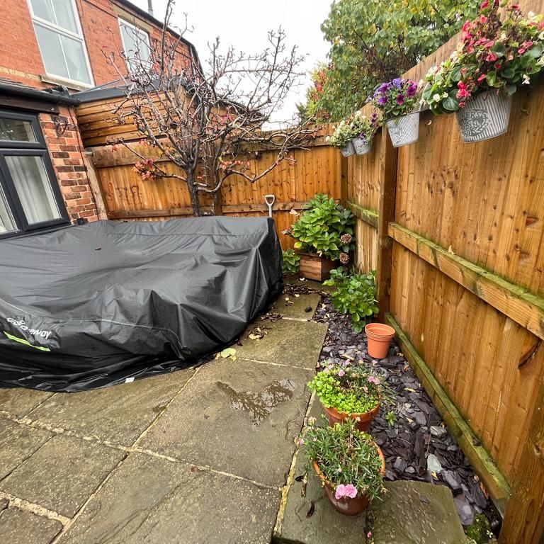 2 bedroom cottage to rent - Photo 1