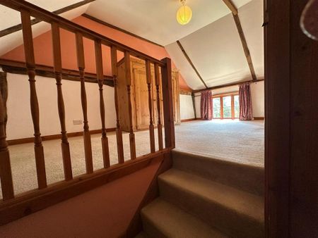 3 bedroom semi-detached house to rent - Photo 2