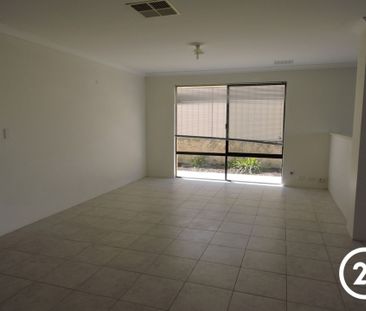 Spacious 4-Bedroom Family Home - Photo 2