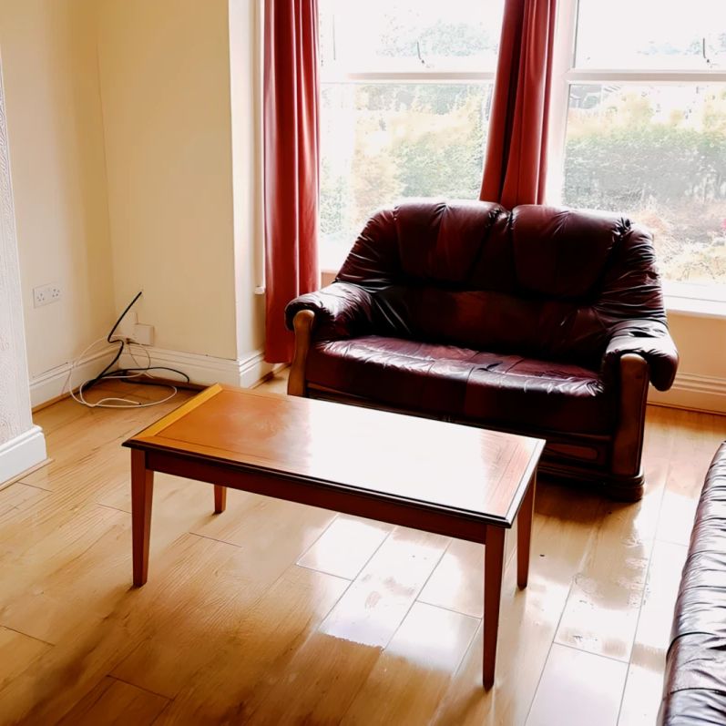 4 Bed 2 Bath - Photo 1