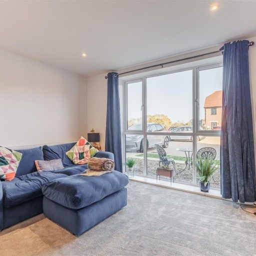 4 BED End of terrace house To rent - Photo 1