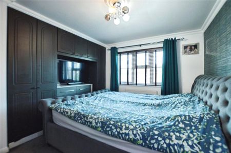 4 bedroom detached house to rent - Photo 4