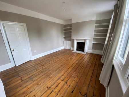 2 Bed Maisonette, Queenstown Road, SW8 - Photo 3