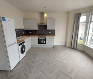 2 Bed Flat, Coronation Avenue, BS16 - Photo 2