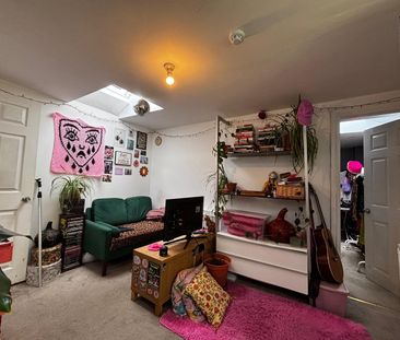 1 Bed Flat, Hill St, BS3 - Photo 2