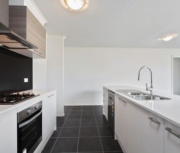 IDEAL FAMILY HOME - Photo 3