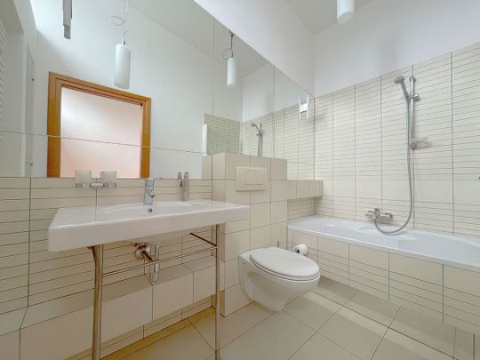 Przestronny dom z ogródkiem / biuro – Saska Kępa - Photo 1