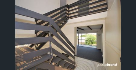 BRISBANE WATER VIEWS! - Photo 4