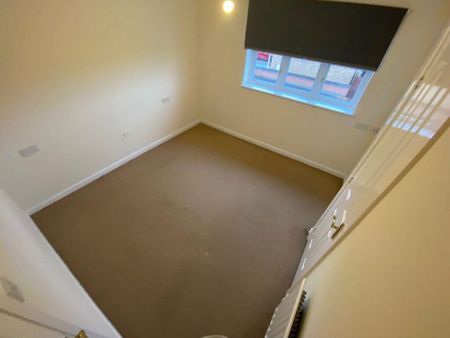 2 bedroom end of terrace house to rent - Photo 4