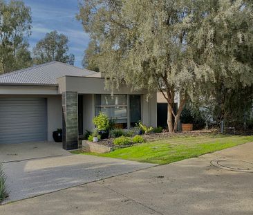 28a Robinson Way - Photo 1